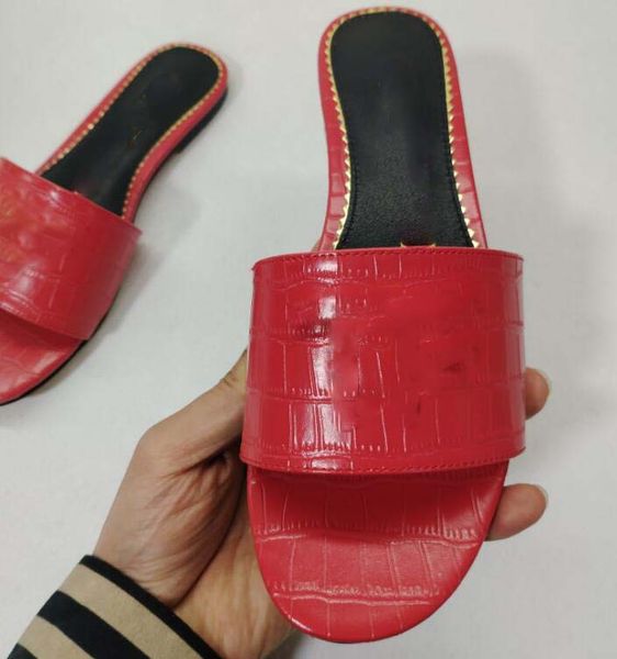 new men women sandals shoes designer slippers crocodile stripe print slide summer wide flat lady sandals slipper with box dust bag 35-43, Black
new men women sandals shoes designer slippers crocodile stripe print slide summer wide flat lady sandals slipper with box dust bag 35-43, Black