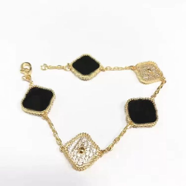 charming designer jewelry four-leaf clover chain bracelet 18k gold agate flower chain jewelry lucky lady and girl couple holiday party gift, Black
charming designer jewelry four-leaf clover chain bracelet 18k gold agate flower chain jewelry lucky lady and girl couple holiday party gift, Black