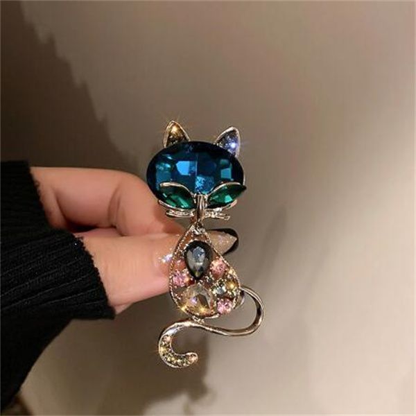 rhinestone cat pendant brooches for women gold color alloy animal pins fashion crystal corsage everyday accessories gc1907, Gray 
rhinestone cat pendant brooches for women gold color alloy animal pins fashion crystal corsage everyday accessories gc1907, Gray