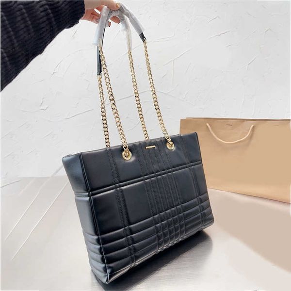 classic designers totes women chain tote bag handbags shopping handbags leather all-match classic womens street trend handbags 220831/230201
classic designers totes women chain tote bag handbags shopping handbags leather all-match classic womens street trend handbags 220831/230201