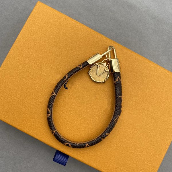 with box 2022 couple designers charm bracelets leather classic flower 18k gold plated brand bracelet for party daily wear, Golden;silver
with box 2022 couple designers charm bracelets leather classic flower 18k gold plated brand bracelet for party daily wear, Golden;silver
