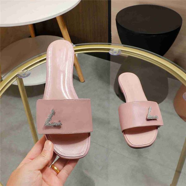 fashion slippers 2023 luxury design summer louiseity men and women flat shoes thick sole leather rubber letter logo casual cartoon slippers, Black
fashion slippers 2023 luxury design summer louiseity men and women flat shoes thick sole leather rubber letter logo casual cartoon slippers, Black