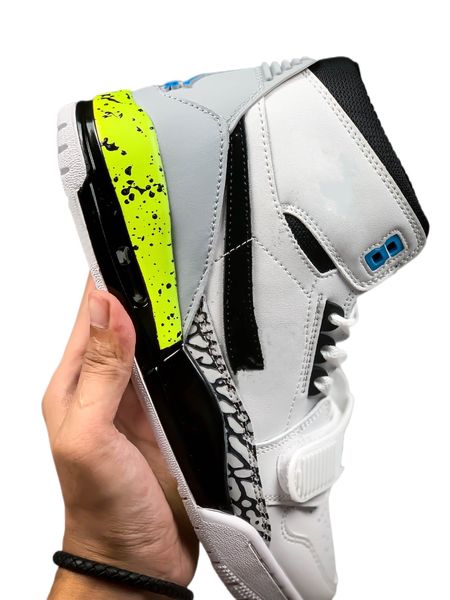 new 2023 release basketball jumpman legacy 312 command force white black volt vivid blue wolf grey men women outdoor sports shoes
new 2023 release basketball jumpman legacy 312 command force white black volt vivid blue wolf grey men women outdoor sports shoes
