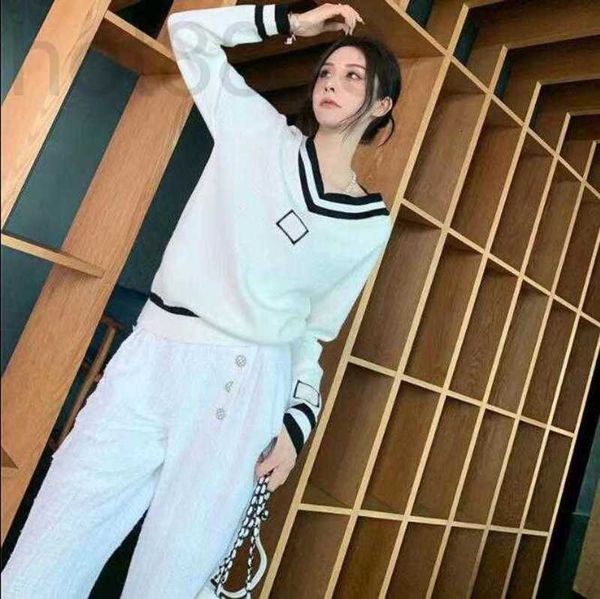 women's knits & tees designer fashion knits wear heart-shaped v-neck knit vertical alphabet embroidery soft and comfortable base high-q, White
women's knits & tees designer fashion knits wear heart-shaped v-neck knit vertical alphabet embroidery soft and comfortable base high-q, White