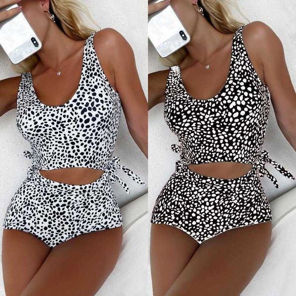 retro dots printed hollow buckle one piece bikini sling triangle swimsuit, White;black
retro dots printed hollow buckle one piece bikini sling triangle swimsuit, White;black
