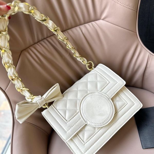 luxury designer shoulder bags tote woman's fashion classic black clamshell bag portable shoulders crossbody bag
luxury designer shoulder bags tote woman's fashion classic black clamshell bag portable shoulders crossbody bag