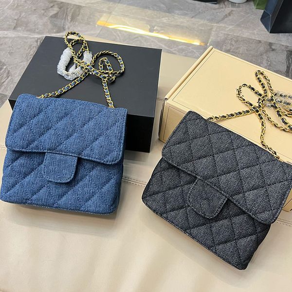 1990 vintage dark blue denim square mini flap bags gold metal hardware matelasse chain crossbody shoulder ghw purse cosmetic case designer h
1990 vintage dark blue denim square mini flap bags gold metal hardware matelasse chain crossbody shoulder ghw purse cosmetic case designer h