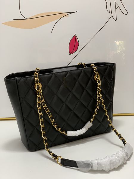 classic cc bag luxury designer bag women's shopping bag fashion handbag one shoulder messenger chain purse caviar large capacity
classic cc bag luxury designer bag women's shopping bag fashion handbag one shoulder messenger chain purse caviar large capacity