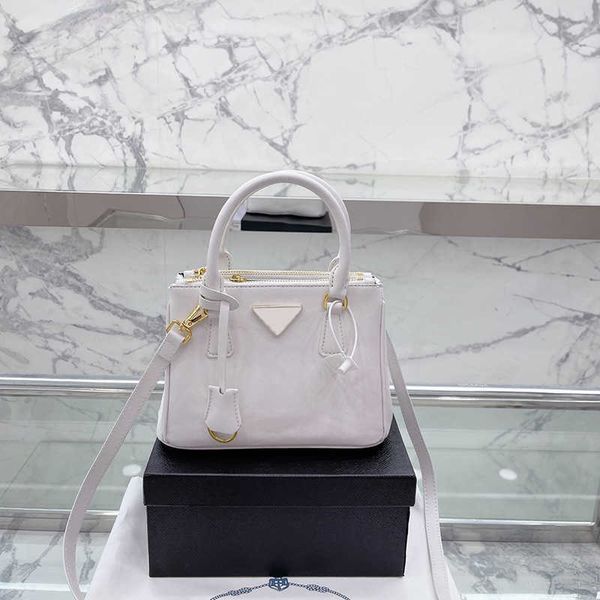 pbag triangle logo shopping bags totes prabag the tote bag women triangle bucket bags fashion designer handbags messenger ladies famous shou
pbag triangle logo shopping bags totes prabag the tote bag women triangle bucket bags fashion designer handbags messenger ladies famous shou