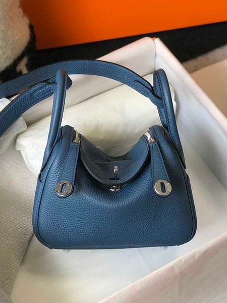 designer lindi new pillow bag fashion one-shoulder diagonal portable doctor family h half hand sewn wax thread women's tndg
designer lindi new pillow bag fashion one-shoulder diagonal portable doctor family h half hand sewn wax thread women's tndg