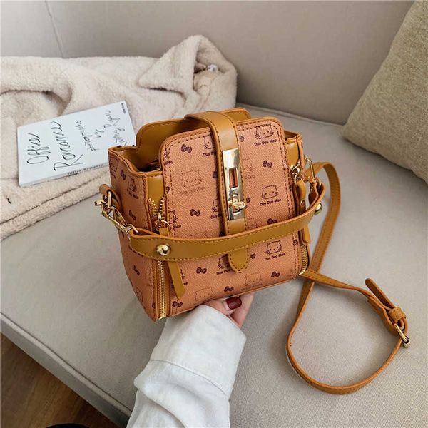 totes 2021 new shoulder bag women pu leather handbags female bucket bag square crossbody messenger bag ladies designer bags handbags 021523h
totes 2021 new shoulder bag women pu leather handbags female bucket bag square crossbody messenger bag ladies designer bags handbags 021523h