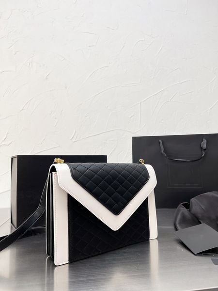 summer fashion women's bag designer bag single-shoulder straddle handheld envelope bag rhombic pattern fashion color matching
summer fashion women's bag designer bag single-shoulder straddle handheld envelope bag rhombic pattern fashion color matching
