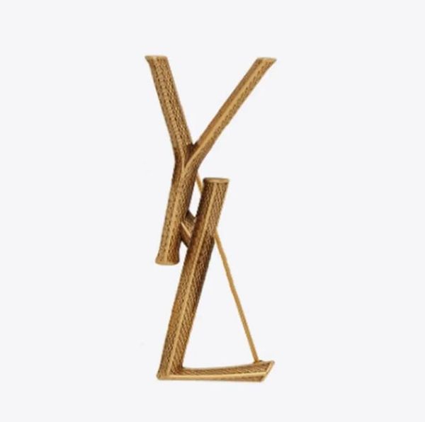 2023 luxury designer men womens brooch pins brand classic gold letter brooch pin suit dress pins for lady specifications designer jewelry, Gray
2023 luxury designer men womens brooch pins brand classic gold letter brooch pin suit dress pins for lady specifications designer jewelry, Gray