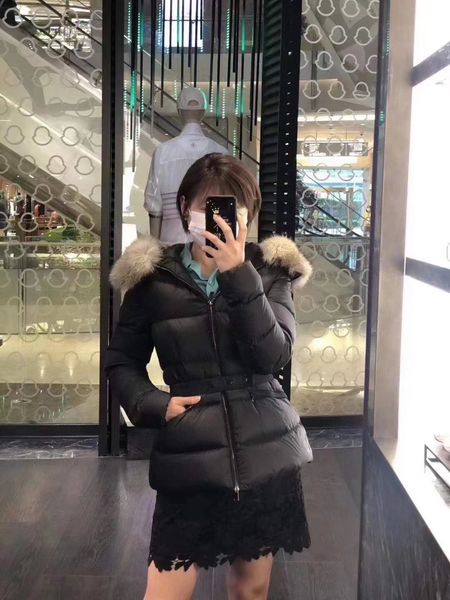 women's vests winter jacket classic big fur collar hooded thickened down women's belt waist skinny short black 230215, Black;white
women's vests winter jacket classic big fur collar hooded thickened down women's belt waist skinny short black 230215, Black;white