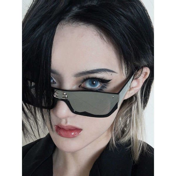 new technology one-piece sunglasses concave shape fashion cool street paris double b balencigas women sunglasses women's uv protection, White;black
new technology one-piece sunglasses concave shape fashion cool street paris double b balencigas women sunglasses women's uv protection, White;black