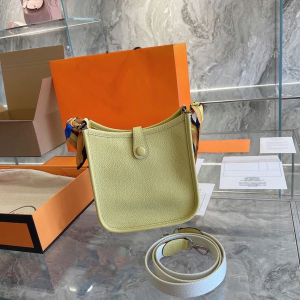 luxury bags fashion mini tote bag cow leather crossbag desigers little hourse crossbags ladies phone purse women wallets
luxury bags fashion mini tote bag cow leather crossbag desigers little hourse crossbags ladies phone purse women wallets