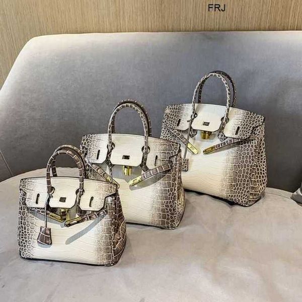 designer birkin bags herme handbags haitangjia handbag 2023 new fashion himalayan white womens messenger shoulder large capacity have logo f
designer birkin bags herme handbags haitangjia handbag 2023 new fashion himalayan white womens messenger shoulder large capacity have logo f
