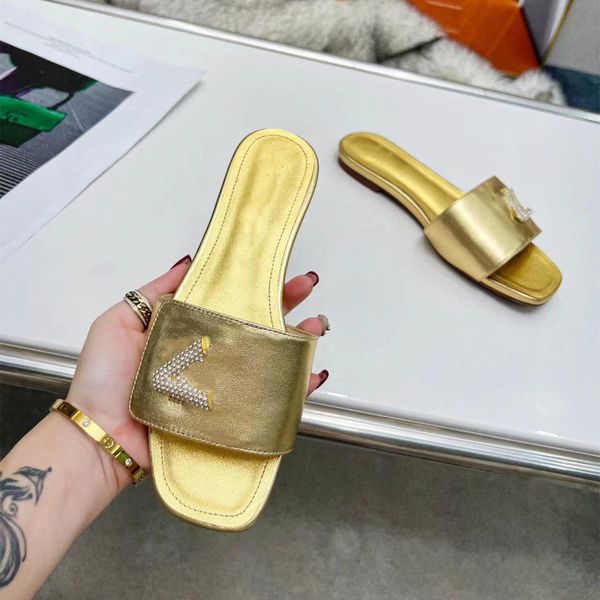 fashion designer women's slippers new summer flat heel leather rhinestone clasp sandals comfortable flip-flops 35-44 with box, Black
fashion designer women's slippers new summer flat heel leather rhinestone clasp sandals comfortable flip-flops 35-44 with box, Black