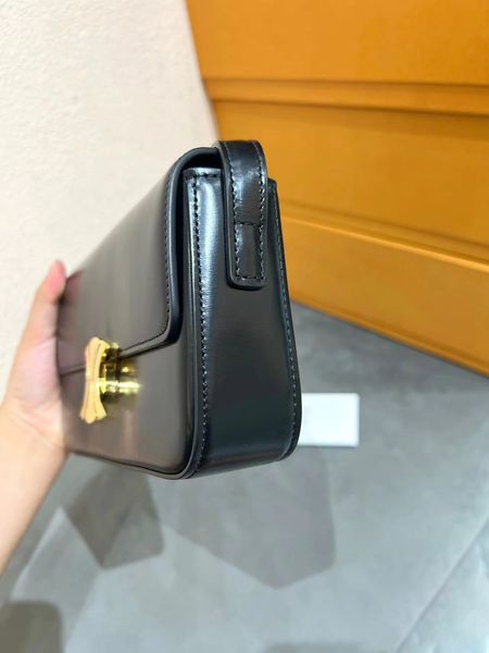 famous handbag, crossbody bag, leather shoulder bag, women's luxury goods designer, women's fashion three in one camera set, card,
famous handbag, crossbody bag, leather shoulder bag, women's luxury goods designer, women's fashion three in one camera set, card,