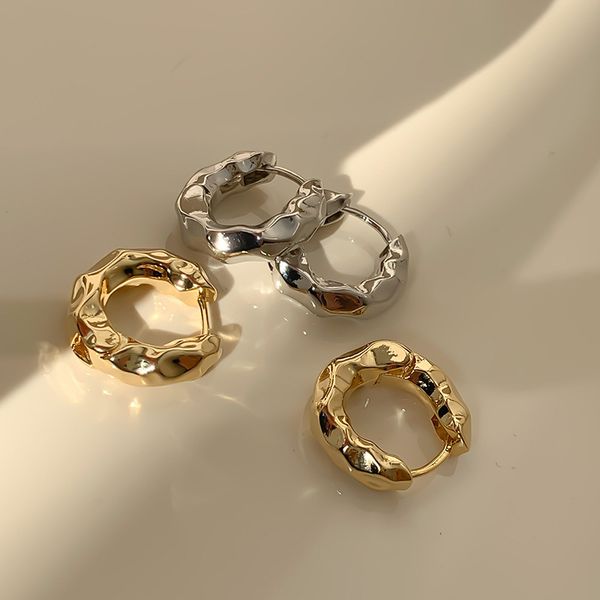 irregular metal mini hoop earrings monocyclic ring simple fashion jewelry simple and elegant meaningful, Golden;silver
irregular metal mini hoop earrings monocyclic ring simple fashion jewelry simple and elegant meaningful, Golden;silver
