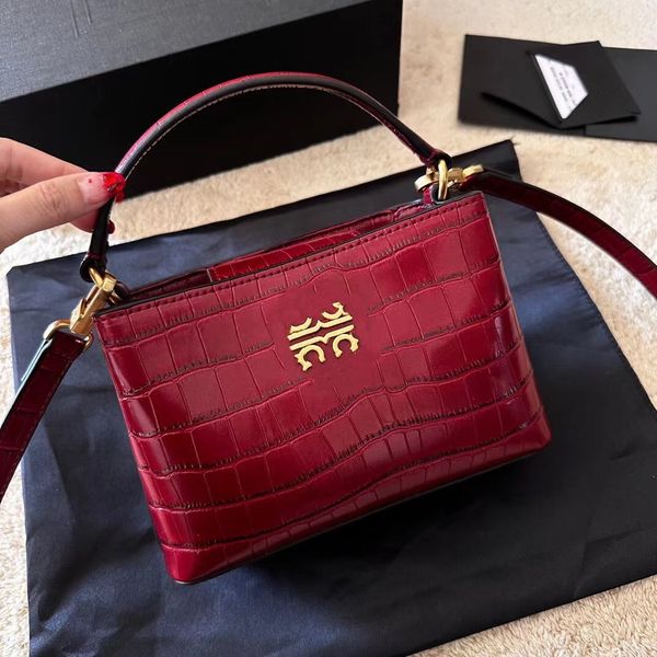 classic women's designer shoulder bag for women shopping bag large capacity leather cross-body tote bag tote wholesale tote bags
classic women's designer shoulder bag for women shopping bag large capacity leather cross-body tote bag tote wholesale tote bags