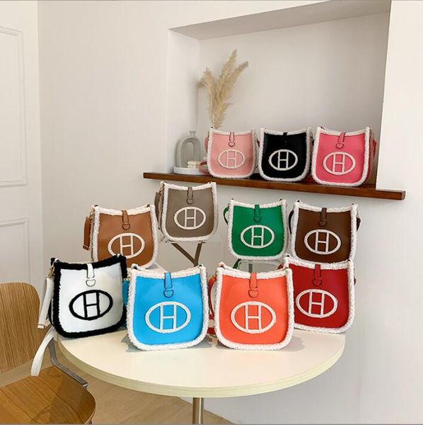 shoulder bags handbags vintage alphabet crossbody bag fashion lamb velvet totes designer purse luxury women commuter handbag messenger bags, Black
shoulder bags handbags vintage alphabet crossbody bag fashion lamb velvet totes designer purse luxury women commuter handbag messenger bags, Black