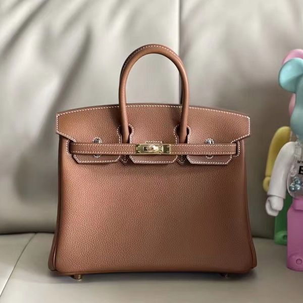 shoulder bags designer totes handheld birkin handbag fashion women 's bag handbag straps and packaging 25cm 30cm 35cm
shoulder bags designer totes handheld birkin handbag fashion women 's bag handbag straps and packaging 25cm 30cm 35cm