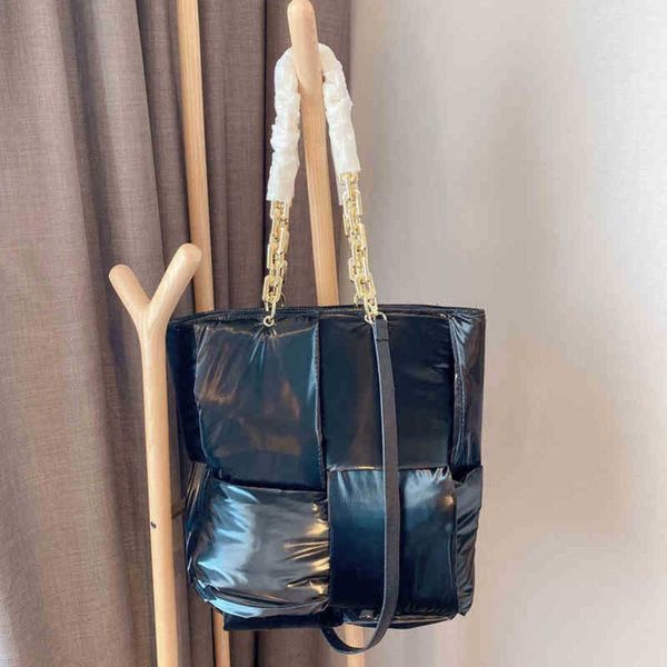 large capacity down woven tote bags women handbag shoulder leather designer crossbody female luxury shopping bucket 220314 230201
large capacity down woven tote bags women handbag shoulder leather designer crossbody female luxury shopping bucket 220314 230201