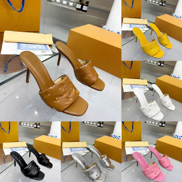 2023 designer shoes summer beach slipper fashion 100% leather embossed old flowers revival women shoes cowhide thick heel sandals lady lette, Black
2023 designer shoes summer beach slipper fashion 100% leather embossed old flowers revival women shoes cowhide thick heel sandals lady lette, Black