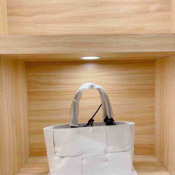 totes bag tote new handbags shopping spring summer woven crossbody messenger classic high capacity fashion designer lady wallet 1123 230201
totes bag tote new handbags shopping spring summer woven crossbody messenger classic high capacity fashion designer lady wallet 1123 230201