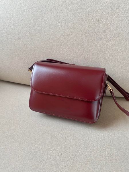 designer bag women's fashion classic style crossbody bag exquisite cowhide shoulder bag sense messenger envelope handbag
designer bag women's fashion classic style crossbody bag exquisite cowhide shoulder bag sense messenger envelope handbag