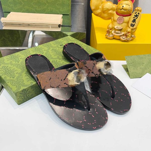 2023 woman flat slippers luxury embroidery flip flops thong sandals fashion g leisure beach slides summer wearproof men's scuffs traine, Black
2023 woman flat slippers luxury embroidery flip flops thong sandals fashion g leisure beach slides summer wearproof men's scuffs traine, Black