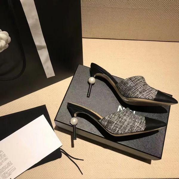 designer women brand sandals luxury gold v metal buckle high heels summer woman pointed toe nude black real leather red wedding shoes with d
designer women brand sandals luxury gold v metal buckle high heels summer woman pointed toe nude black real leather red wedding shoes with d