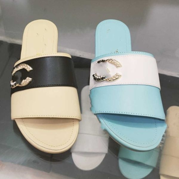 designer women slippers luxury crysatal diamond buckle logo sandal slip on leather mule slides flat flip flops ladies beach sandal 2023 summ, Black
designer women slippers luxury crysatal diamond buckle logo sandal slip on leather mule slides flat flip flops ladies beach sandal 2023 summ, Black