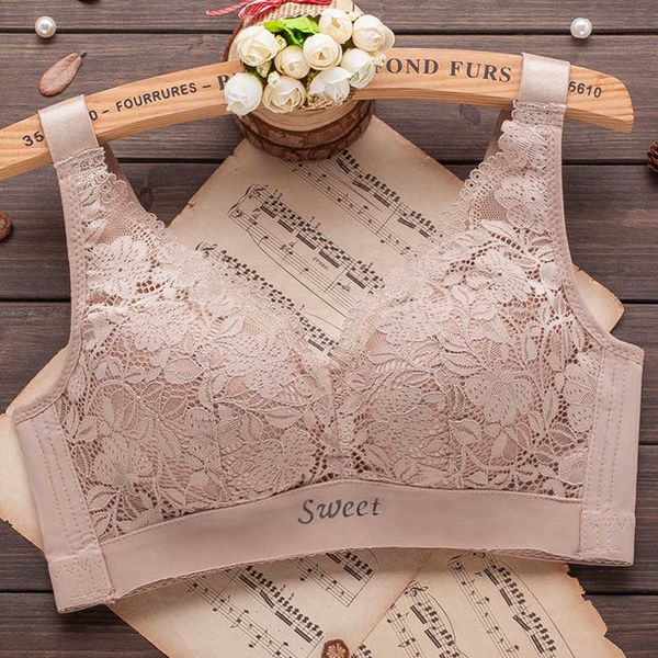 bra set lingerie thin underwear women's large size breathable hole cup gathered up to adjust the anti-droop breast without steel ring, Red;black
bra set lingerie thin underwear women's large size breathable hole cup gathered up to adjust the anti-droop breast without steel ring, Red;black