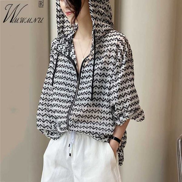 outdoor t-shirts fashion stripe print hoodies summer jacket women casual loose thin sun protection clothing long sleeves outdoor sport outer, Gray;blue
outdoor t-shirts fashion stripe print hoodies summer jacket women casual loose thin sun protection clothing long sleeves outdoor sport outer, Gray;blue