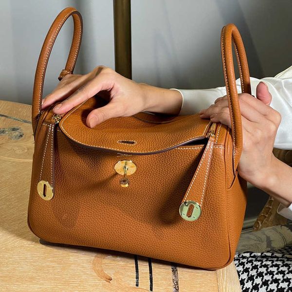 designer lindi new pillow bag fashion one-shoulder diagonal portable doctor hand-stitched tc leather h mini cross-body gm7c
designer lindi new pillow bag fashion one-shoulder diagonal portable doctor hand-stitched tc leather h mini cross-body gm7c