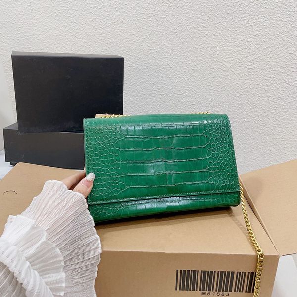 fashion women's bag chain shoulder bag alligator design metal logo handbag
fashion women's bag chain shoulder bag alligator design metal logo handbag