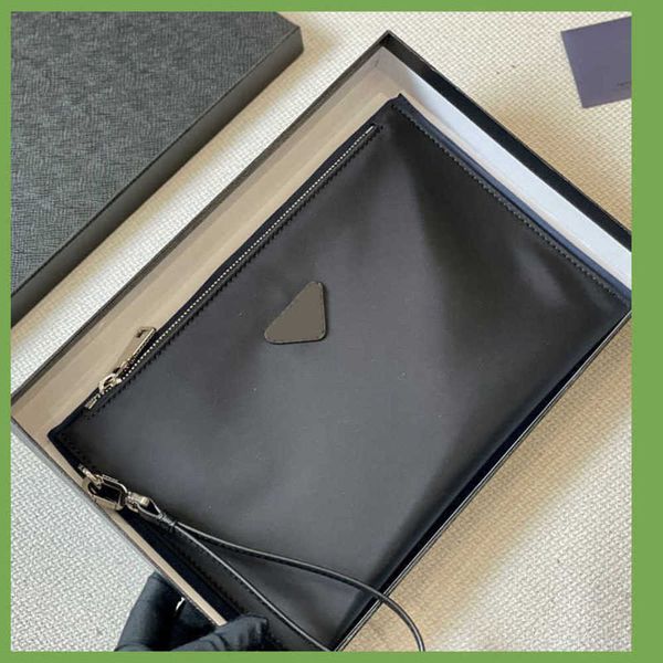 clutch bag luxury brands balck triangular designers handbags purses tote crossbody leather wallet single messengers purses 230215
clutch bag luxury brands balck triangular designers handbags purses tote crossbody leather wallet single messengers purses 230215