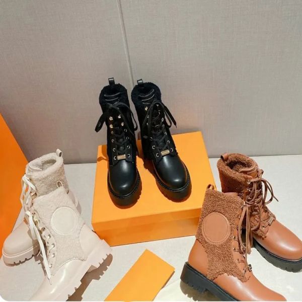 winter warm wool snow boots black woman flat travel lace-up lady letter ankle rain boot thick bottom women letter designer shoes large size
winter warm wool snow boots black woman flat travel lace-up lady letter ankle rain boot thick bottom women letter designer shoes large size