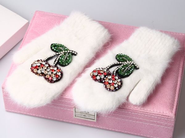 mittens winter gloves luxury crystal cherry decoration rabbit fur gloves for woman winter gloves girls mittens 230214, Blue;gray
mittens winter gloves luxury crystal cherry decoration rabbit fur gloves for woman winter gloves girls mittens 230214, Blue;gray