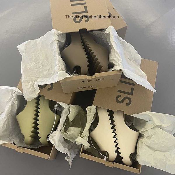 slippers designer yeizy summer coconut men's thick soled sandals indoor and outdoor excrement feeling one word slippers beach shoesfoam, Black
slippers designer yeizy summer coconut men's thick soled sandals indoor and outdoor excrement feeling one word slippers beach shoesfoam, Black