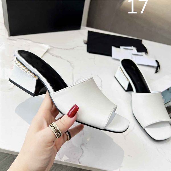 fashion sandals channel the latest style comfortable soft men and women flat bottom letter logo summer casual slippers 04-01, Black
fashion sandals channel the latest style comfortable soft men and women flat bottom letter logo summer casual slippers 04-01, Black