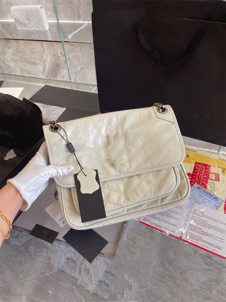 2022y new postman bag women's luxury designer bag handheld one-shoulder messenger bag large capacity fashion trend versatile
2022y new postman bag women's luxury designer bag handheld one-shoulder messenger bag large capacity fashion trend versatile