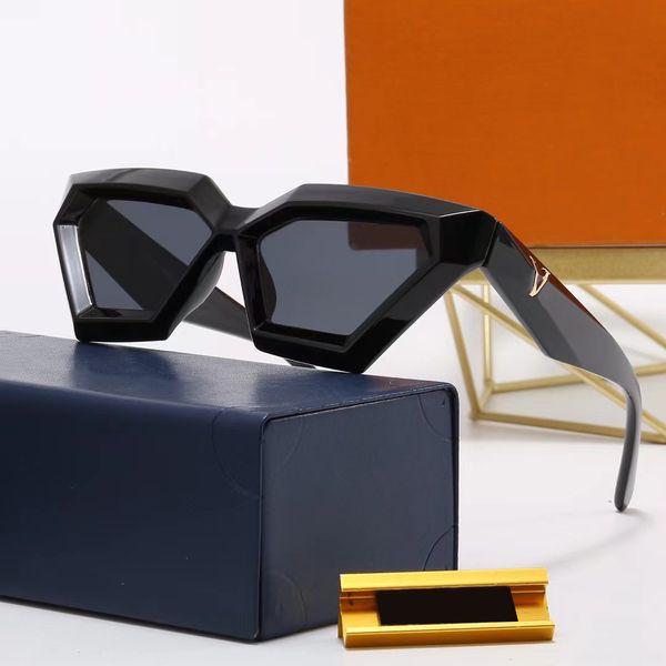 fashion designer ling full-frame high-quality sunglasses for women and men a, White;black
fashion designer ling full-frame high-quality sunglasses for women and men a, White;black
