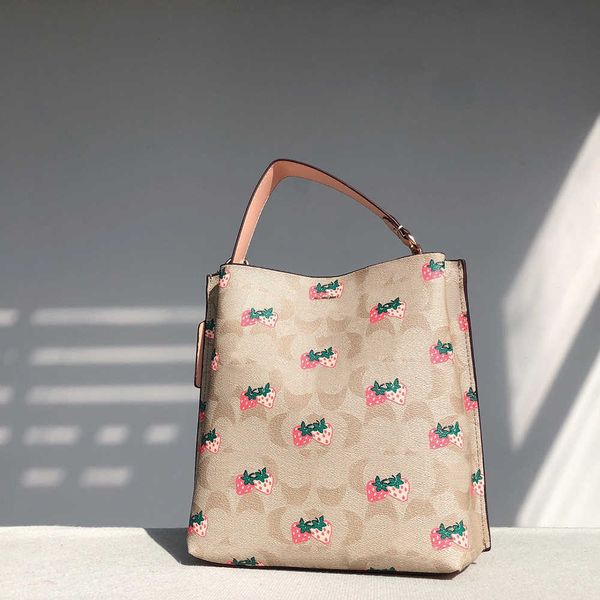 coabag various desingers handbags designer bag shoulder bags women strawberry print bucket bag leather wallet shopping tote bag crossbody ba
coabag various desingers handbags designer bag shoulder bags women strawberry print bucket bag leather wallet shopping tote bag crossbody ba