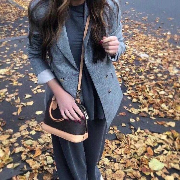 2023 luxurys designers shell bags with lock alma bb 25cm fashion women shoulder messenger bag leather handbags ladies cosmetic crossbody tot
2023 luxurys designers shell bags with lock alma bb 25cm fashion women shoulder messenger bag leather handbags ladies cosmetic crossbody tot
