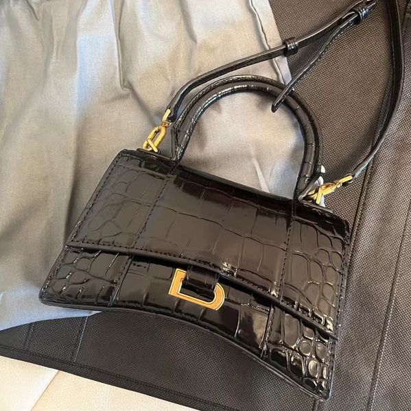 handle crocodile pattern crossbody tote hourglass bags women's mens designer purses shoulder bag luxury genuine leather metal logo bran
handle crocodile pattern crossbody tote hourglass bags women's mens designer purses shoulder bag luxury genuine leather metal logo bran