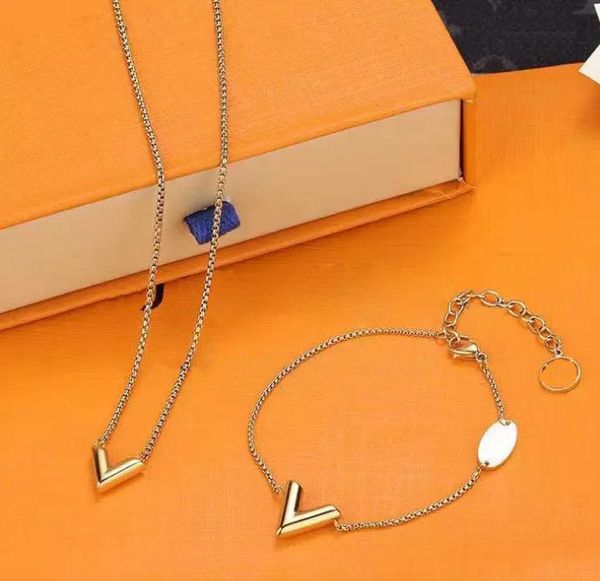 gold high chain quality charms letter v bracelets necklaces designers jewellery bangles for mens womens nail cjewelers 925silver original pa, Black
gold high chain quality charms letter v bracelets necklaces designers jewellery bangles for mens womens nail cjewelers 925silver original pa, Black