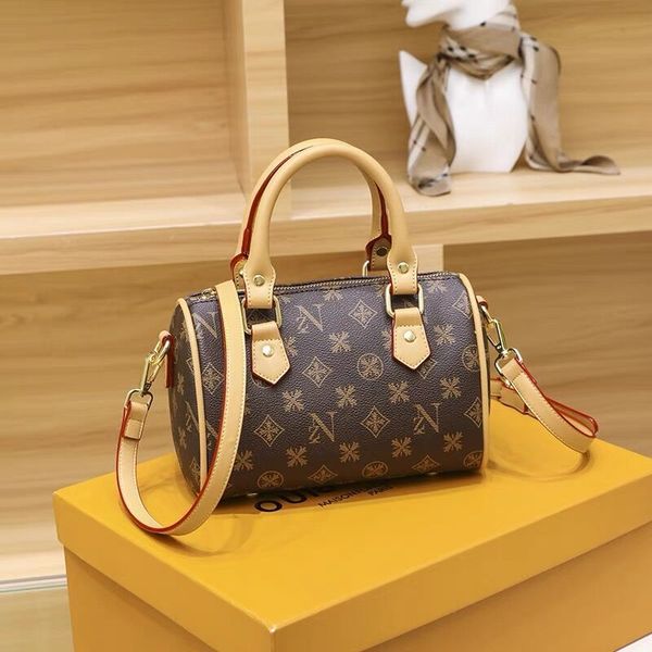 brand classic traveler speedy bag 30cm fashion women shoulder bag mono pillow totes handbags louiseity crossbody coin purse vuttons handbag
brand classic traveler speedy bag 30cm fashion women shoulder bag mono pillow totes handbags louiseity crossbody coin purse vuttons handbag